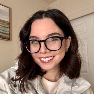 Meet your Posher, Alicia